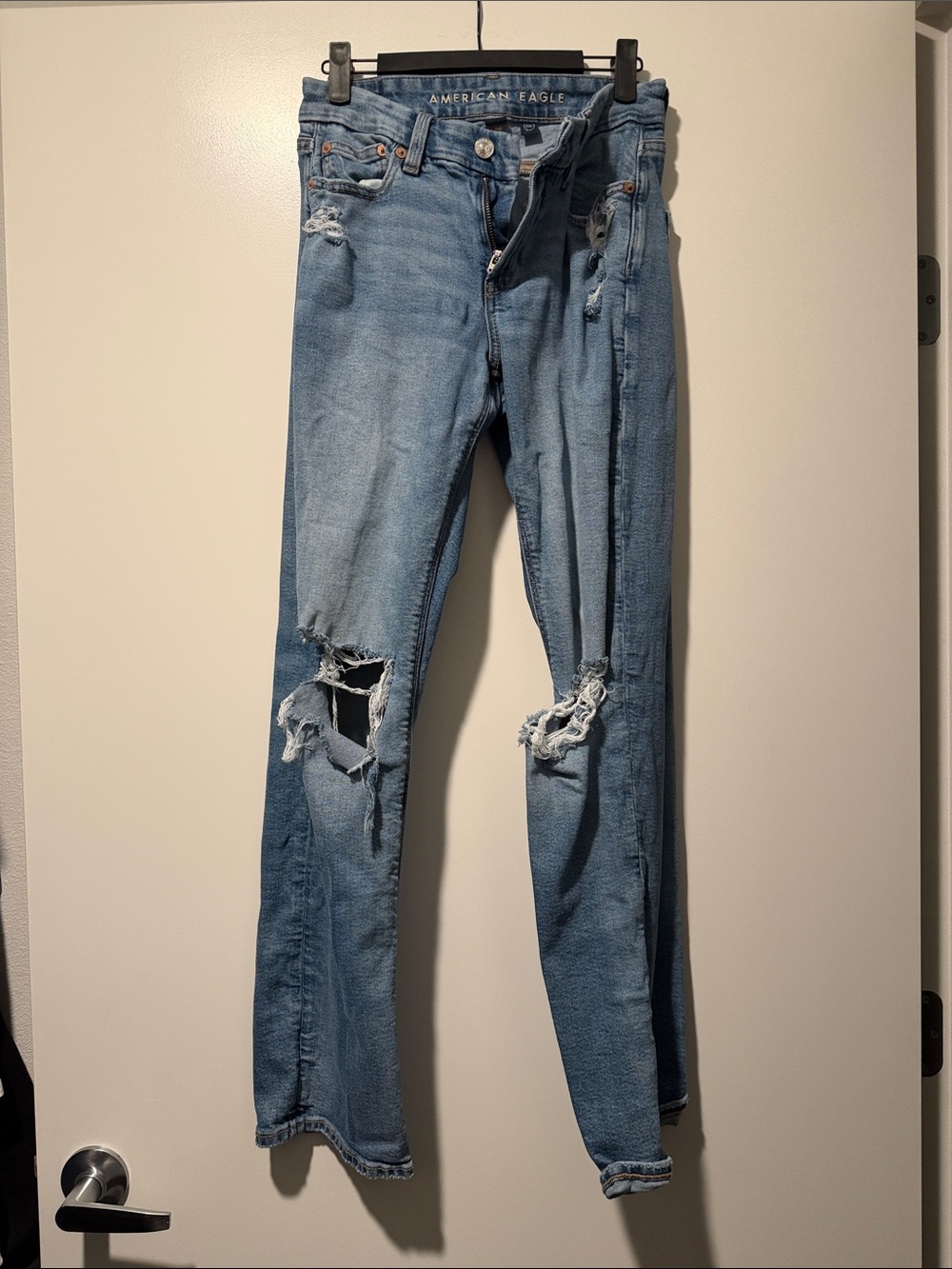 American Eagle Outfitters Men’s Light Blue Distressed Skinny Jeans
